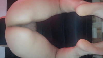 Onam menga mushukchasini Rojdestvo sovg'asi sifatida beradi