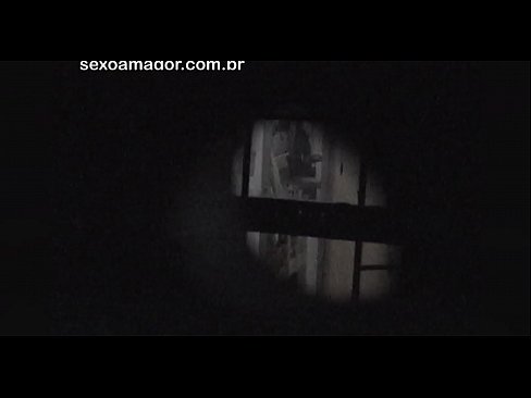 ❤️ Blondie ichi bo'sh g'ishtlar orqasida yashiringan qo'shni voyeur tomonidan yashirincha videoga tushadi Anal video uz.xxxifuck.ru ☑
