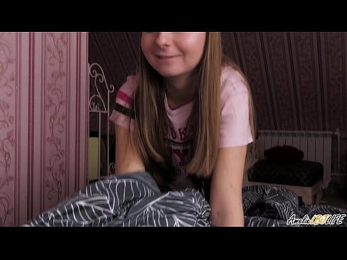 ❤️ Blondie uning BFF ning chuqur so'radi va uning og'ziga Jum oladi Anal video uz.xxxifuck.ru ☑